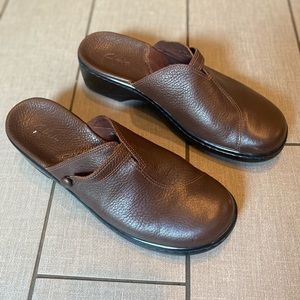 Clark's Brown Leather Clogs sz 8.5